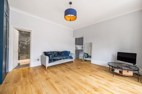 Studio for sale, Foxley Lane, West Purley