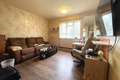 2 bedroom flat for sale - Bushfield cresent, edgware