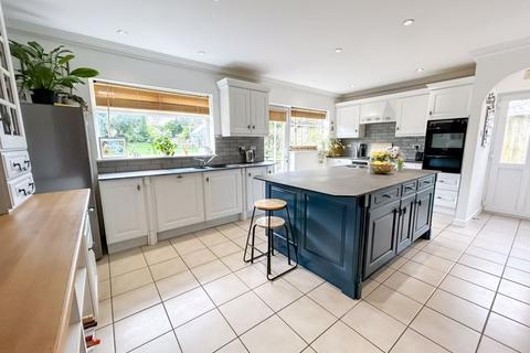 4 bedroom detached house for sale, Inglewood Grove, Streetly, Sutton Coldfield