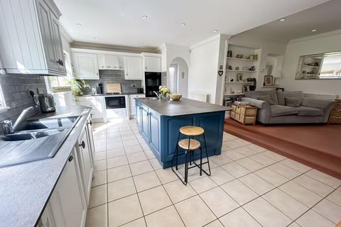 4 bedroom detached house for sale - Inglewood Grove, Streetly, Sutton Coldfield