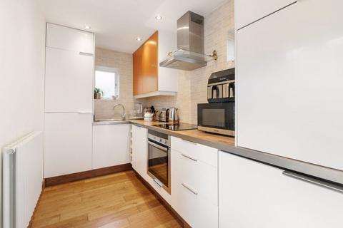 2 bedroom cottage for sale, Hogarth Hill, Hampstead Garden Suburb, NW11