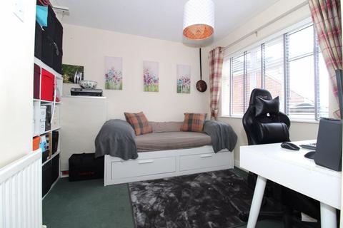 24 Calthorpe Close, Walsall, WS5 3LT
