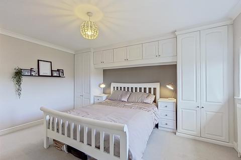 15 Roughley Drive, Sutton Coldfield, B75 6PW