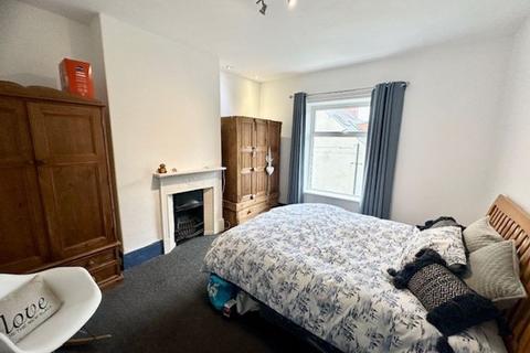 3 bedroom end of terrace house for sale, Dudwell Lane, Skircoat Green, Halifax