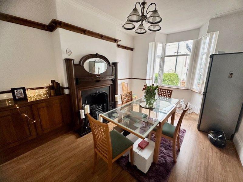 Dudwell Lane, Skircoat Green, Halifax 3 bed end of terrace house for