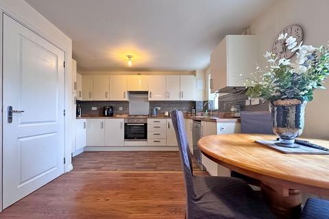 8 Braybrook Crescent, West Bromwich, B70 7DZ