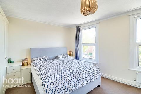 3 bedroom apartment for sale, High Road, South Woodford