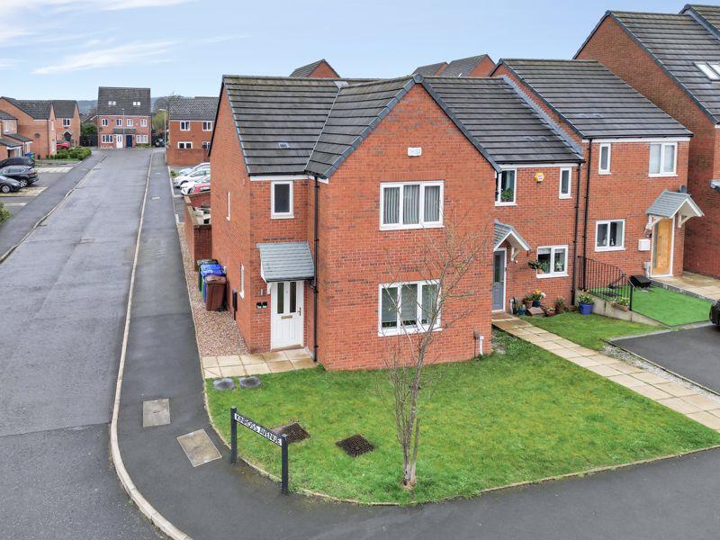 Kinross Avenue, Heywood 3 bed detached house for sale £249,950