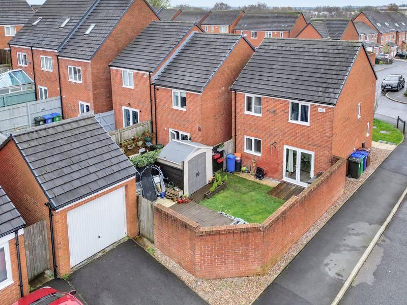 Kinross Avenue, Heywood 3 bed detached house for sale £249,950