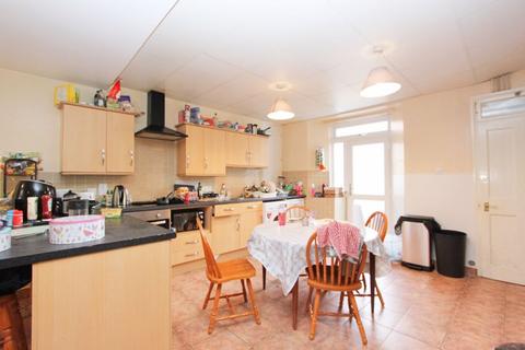 6 bedroom townhouse to rent - Heavitree Road, Exeter