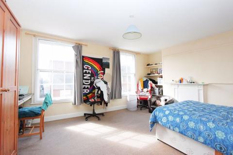 6 bedroom townhouse to rent - Heavitree Road, Exeter