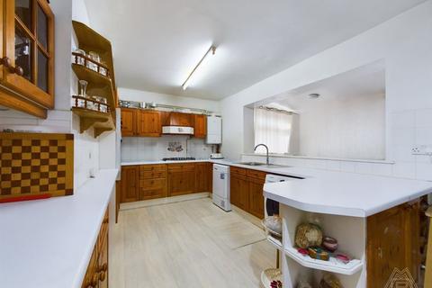 16 Cample Lane, South Ockendon, RM15 5RA