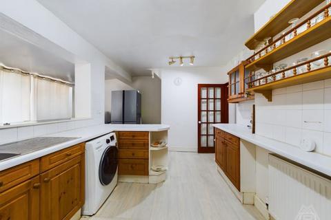 16 Cample Lane, South Ockendon, RM15 5RA