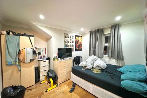 3 bedroom apartment to rent - Hoe Street, London E17