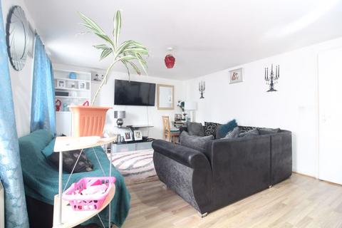 2 bedroom flat for sale, Milliners Way, Luton