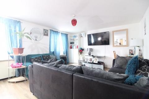 2 bedroom flat for sale, Milliners Way, Luton