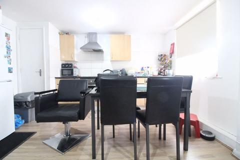 2 bedroom flat for sale, Milliners Way, Luton