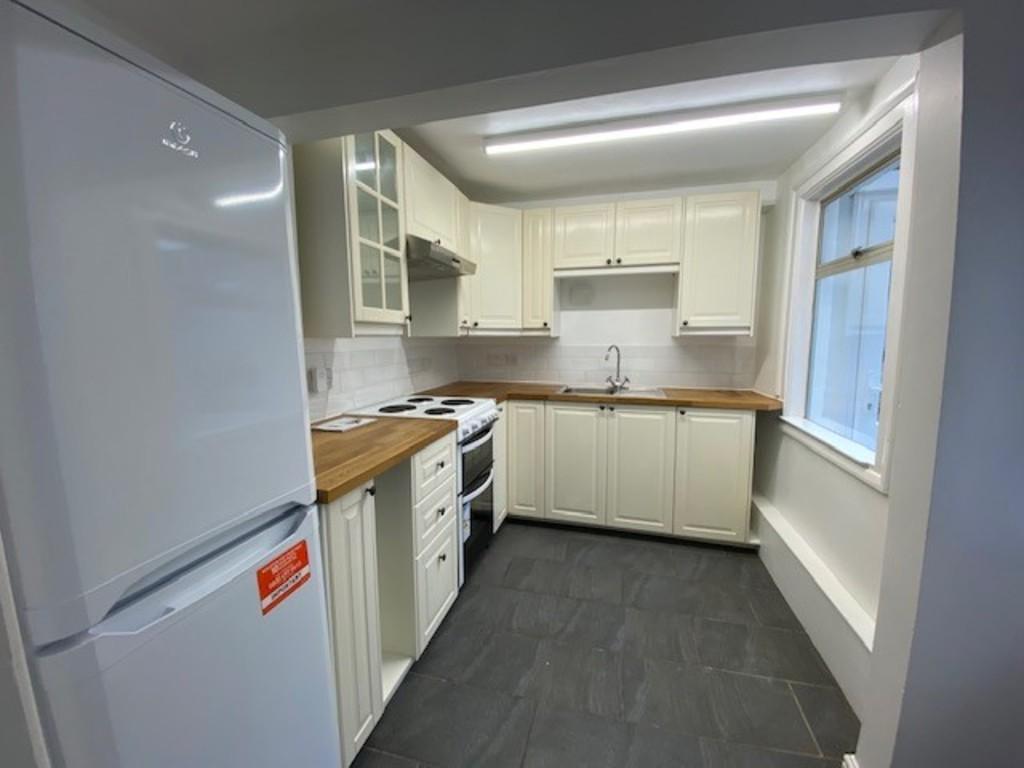 13 old park kitchen 2