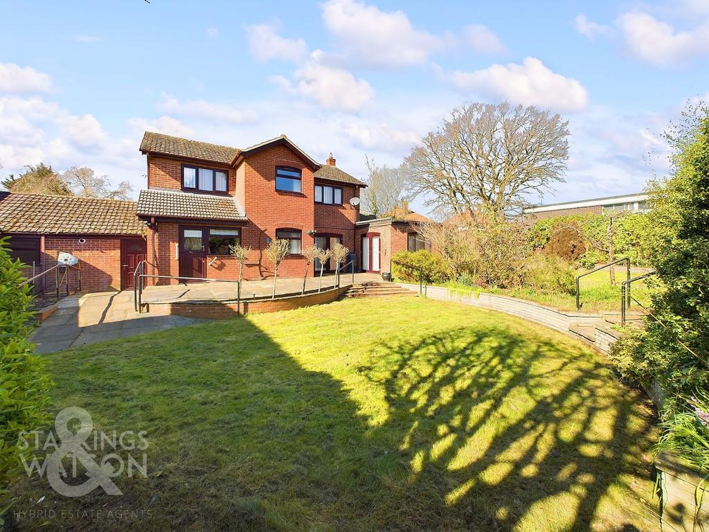 Three Mile Lane, Costessey, Norwich 4 bed detached house for sale £