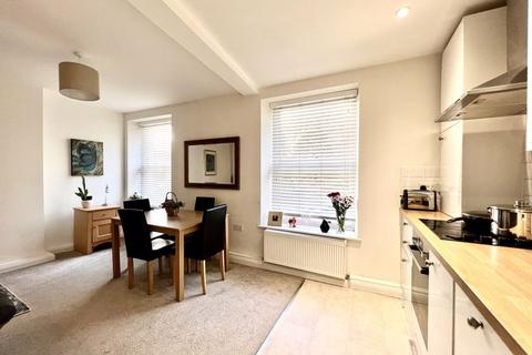 2 bedroom apartment for sale, High Street, Calne SN11