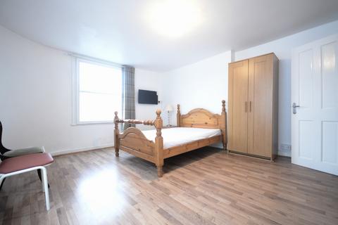 1 bedroom in a house share to rent - Denmark Street, BS1