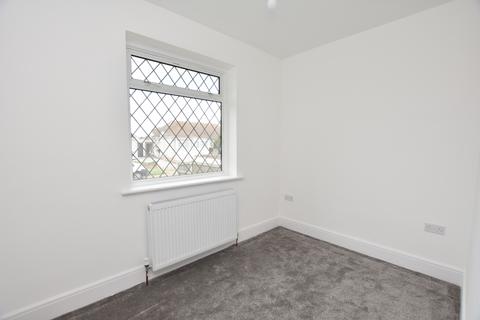 2 bedroom bungalow to rent - Kents Avenue, Holland-on-Sea