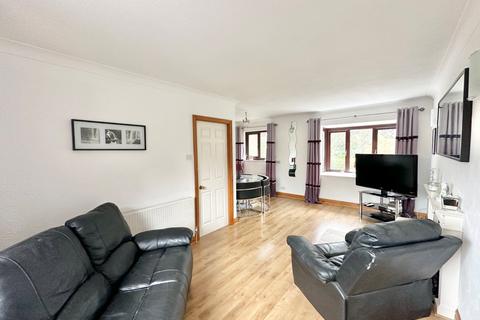 15 Alvanley Close, Sale, M33 3RD