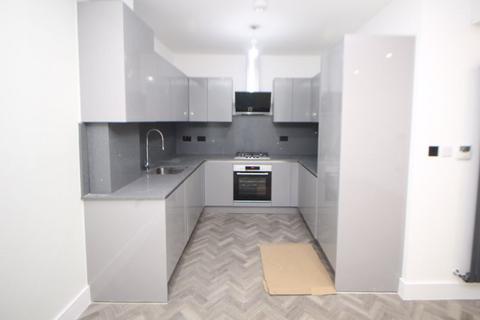 2 bedroom flat to rent - Hortus Road, Southall, UB2 4AL