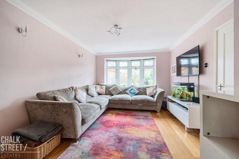 3 bedroom end of terrace house for sale, West Malling Way, Hornchurch, RM12