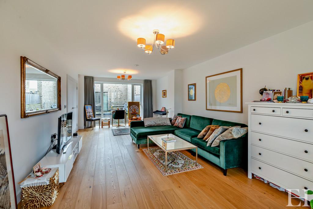 8588392-interiorwm15-800