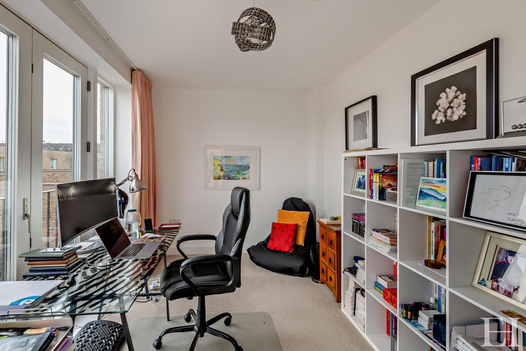 8588392-interiorwm09-800