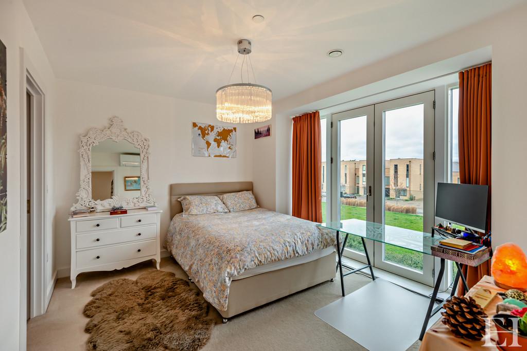 8588392-interiorwm07-800