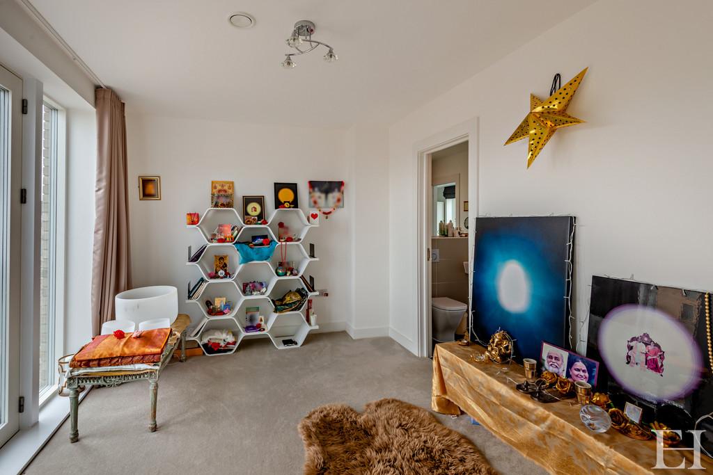 8588392-interiorwm04-800