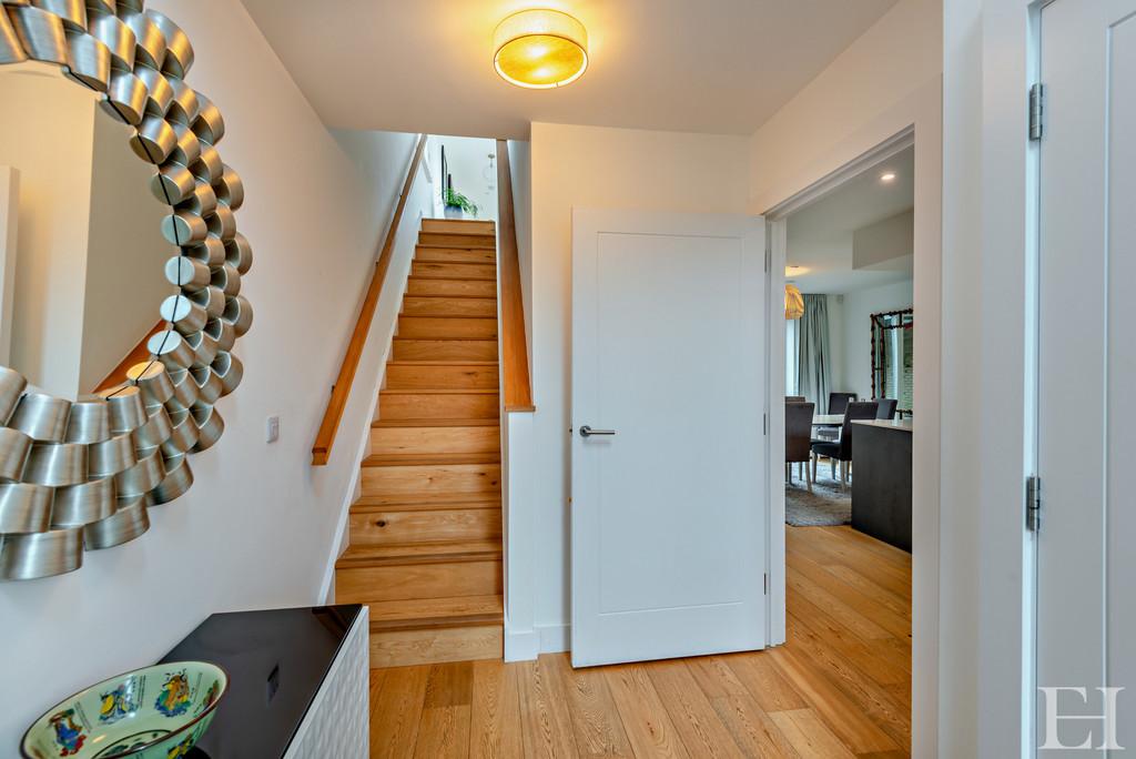 8588392-interiorwm22-800