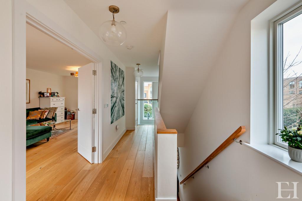 8588392-interiorwm17-800