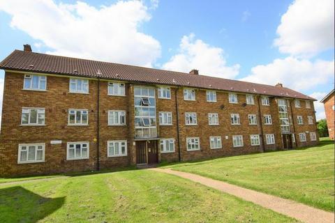 3 bedroom flat to rent - Longhayes Court