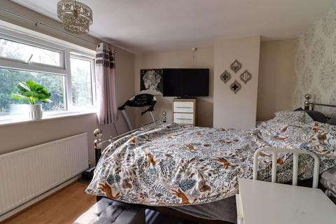 2 bedroom end of terrace house for sale, Impstones, Stafford ST20