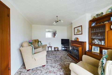 3 bedroom semi-detached house for sale - Beechcroft Road, Longlevens, Gloucester, Gloucestershire, GL2
