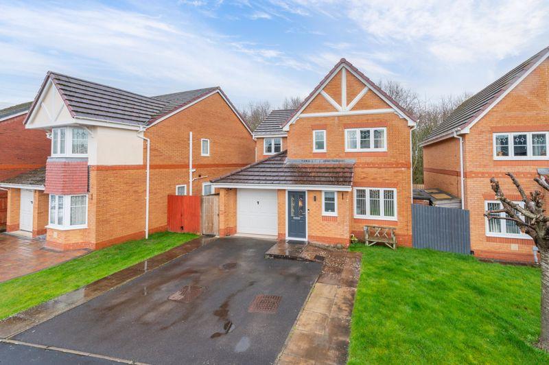 Henley Drive, Oswestry 4 bed detached house for sale £315,000