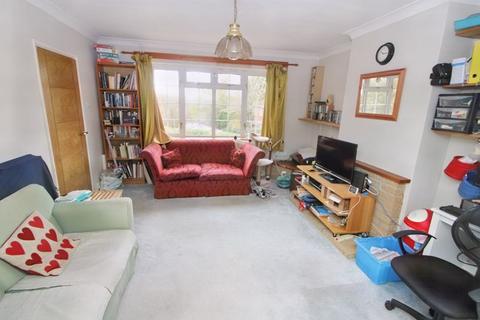 3 bedroom semi-detached house for sale - Highwood Avenue, High Wycombe HP12