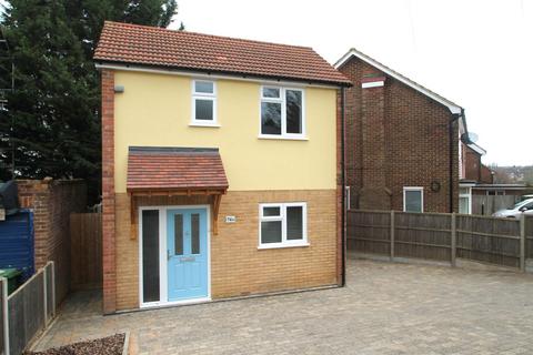 2 bedroom house to rent, Deeds Grove, High Wycombe HP12