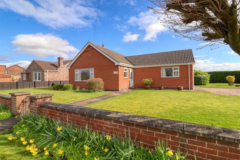 Eastoft Road, Luddington 3 bed detached bungalow for sale - £250,000