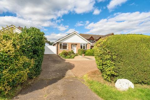 2 bedroom detached bungalow to rent - Cause End Road, Wootton, Bedford