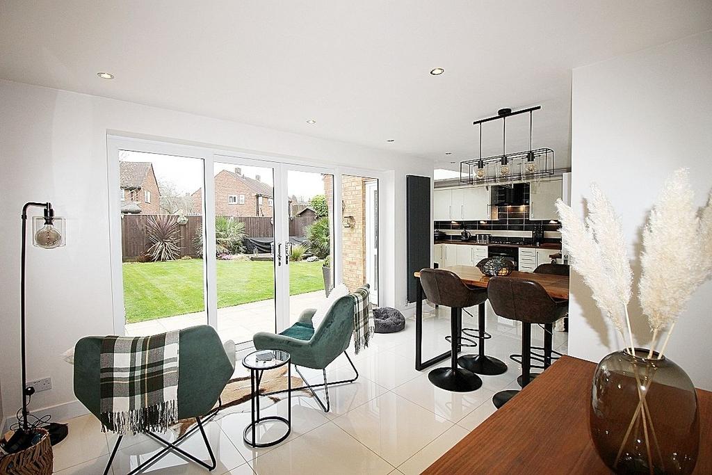 New Meadows, Rawmarsh, Rotherham 4 bed detached house £330,000