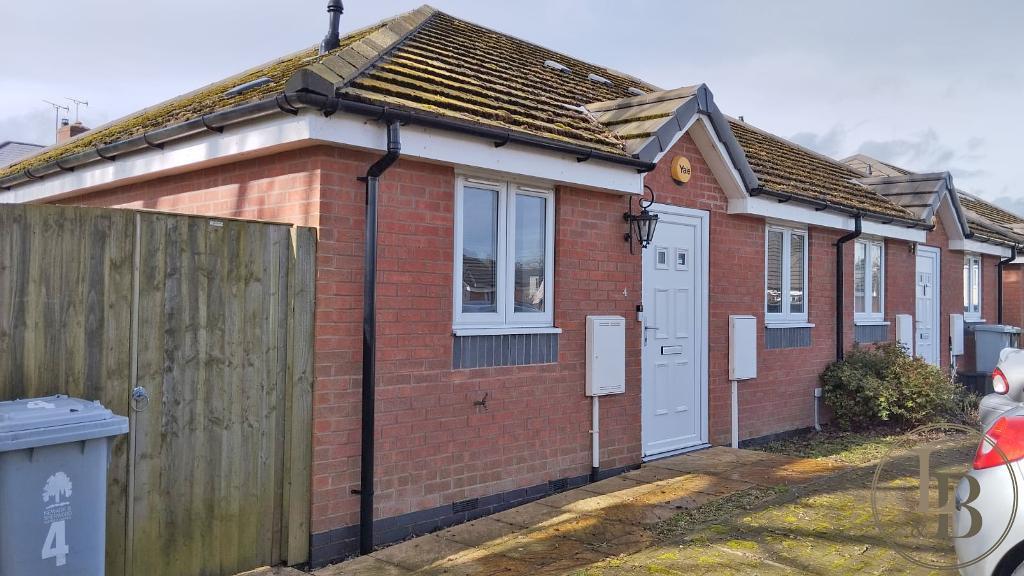 Bilsthorpe NG22 2 bed semidetached bungalow for sale £155,000