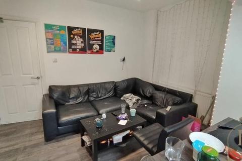 4 bedroom house share to rent - Nottingham NG7