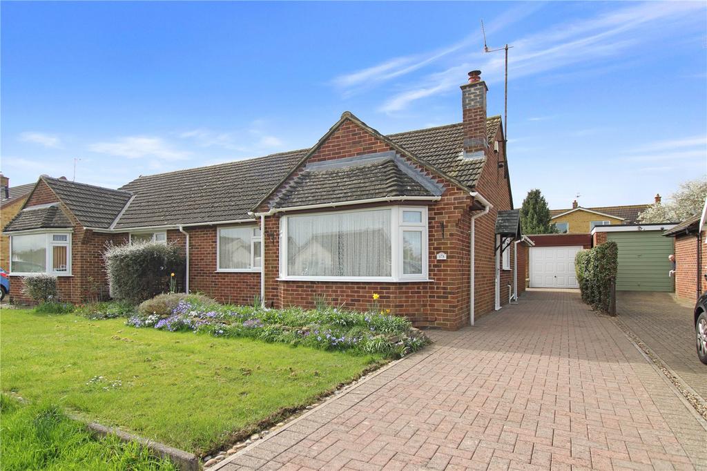 Queensfield, Swindon SN2 2 bed bungalow for sale £290,000