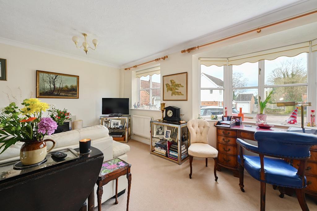 Joyce Close, Cranbrook, Kent, TN17 3LZ 3 bed detached house for sale