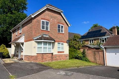 3 bedroom detached house for sale, Joyce Close, Cranbrook, Kent, TN17 3LZ