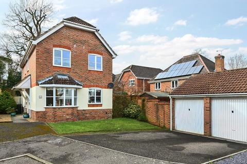 3 bedroom detached house for sale, Joyce Close, Cranbrook, Kent, TN17 3LZ